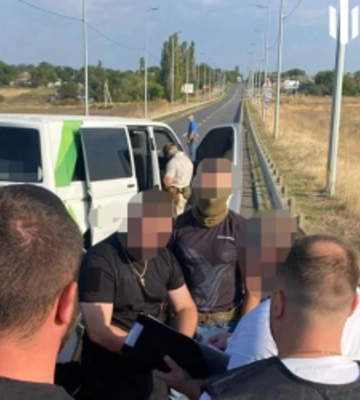 2 тисячі доларів за "порятунок" від служби: на Миколаївщині викрили схему хабарництва - ДБР