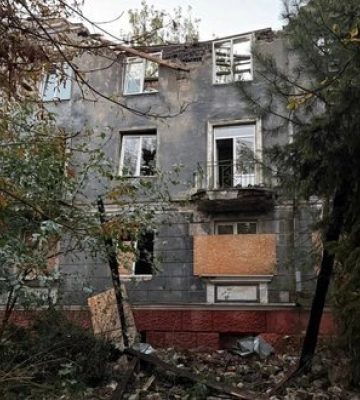 Рашисти вдарили двома БпЛА по готелю в Краматорську: без постраждалих. ФОТО