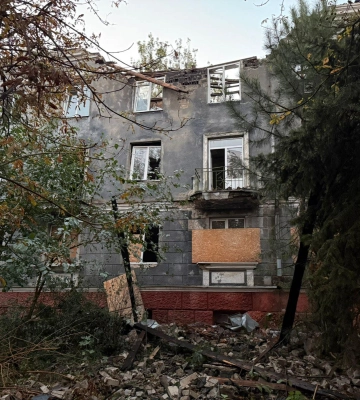 Рашисти вдарили двома БпЛА по готелю в Краматорську: без постраждалих. ФОТО