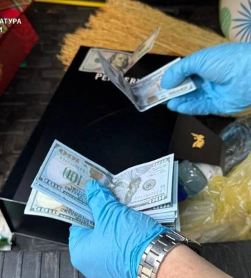Корупційна схема на пляжі "Лузанівка": посадовець за 1500$ "продавав" дозвіл на торгівлю, - ФОТО