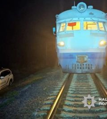 На Полтавщині жінка поранила ножем знайомого: поліція повідомила про підозру