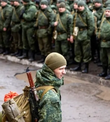 Украинцы воюют против украинцев: кого РФ принудительно гонит в военкоматы