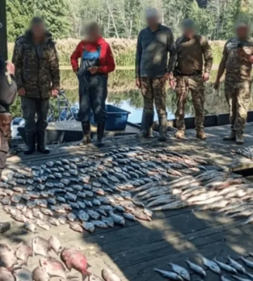 Поліція Київщини виявила браконьєрів, які ловили рибу у зоні радіаційного забруднення