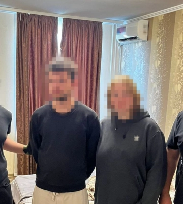 Подружня пара розставляла «відеопастки» у багатоповерхівках, щоб коригувати удари по Києву
