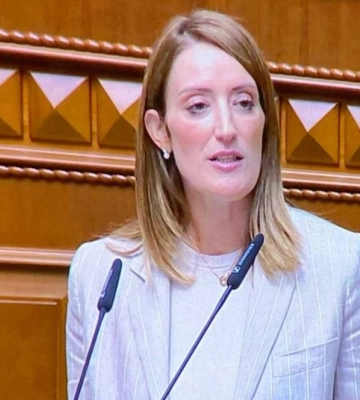 Голова Європарламенту Мецола приїхала в Київ