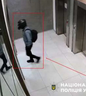 У Києві судитимуть чоловіка, який вчинив жорстокий напад на 21-річну дівчину у під’їзді будинку
