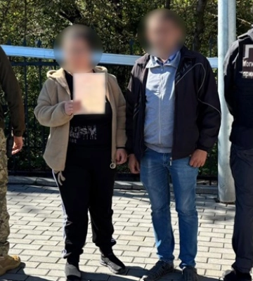 Фіктивний шлюб для виїзду до Молдови: на Вінниччині затримано жінку, яка вдруге переправляла чоловіка за кордон, - ДПСУ. ФОТО