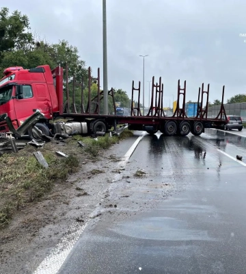 У Київській області сталася ДТП на автодорозі Київ — Чоп: рух транспорту ускладнений