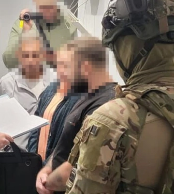 В Україні викрили благодійний фонд, який розкрадав пожертви на військо