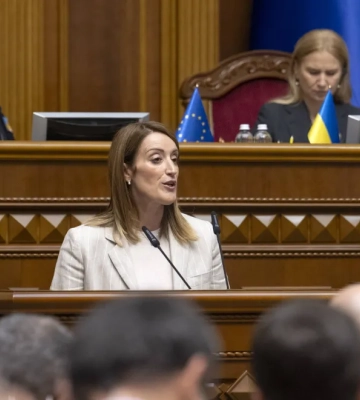 Голова Європарламенту Мецола приїхала в Київ