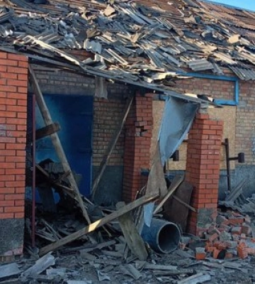 Росіяни атакували чотири райони Дніпропетровщини: пошкоджено багатоповерхівку, приватні будинки, магазини та підприємство.&amp;hellip;