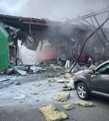 Росіяни вдарили по автозаправці в Полтавському районі, постраждала людина, - ОВА. ФОТО