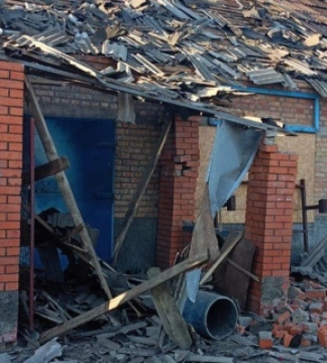 Росіяни атакували чотири райони Дніпропетровщини: пошкоджено багатоповерхівку, приватні будинки, магазини та підприємство. ФОТОрепортаж