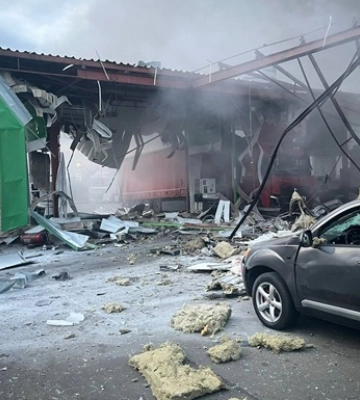 На Полтавщине россияне ударили дроном по АЗС, возник пожар
