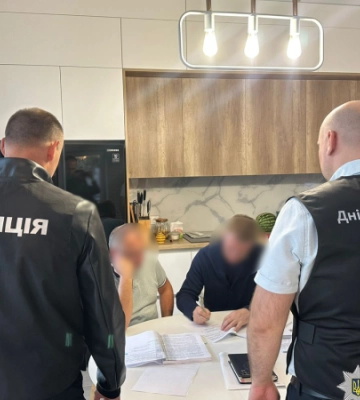 Посадовця Дніпровської міськради та підрядників підозрюють у завданні 1,5 млн збитків на ремонті колекторів