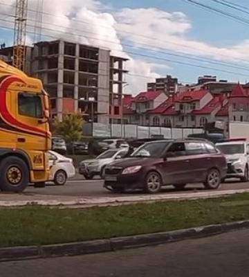 Нетверезий працівник ТЦК скоїв кілька ДТП та тікав від поліції у Тернополі. ВIДЕО