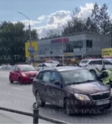 У Тернополі п'яний працівник ТЦК влаштував масштабну аварію. Відео