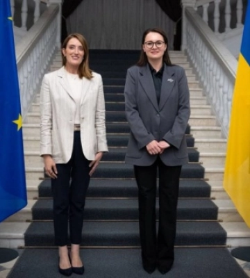 Свириденко й Мецола обговорили відкриття переговорних кластерів та безпеку українських дітей