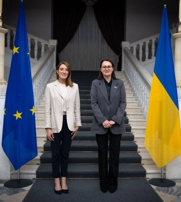 Свириденко й Мецола обговорили відкриття переговорних кластерів та безпеку українських дітей