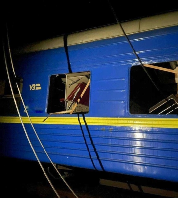Росіяни обстріляли залізницю на Полтавщині — поранено людину, затримуються поїзди