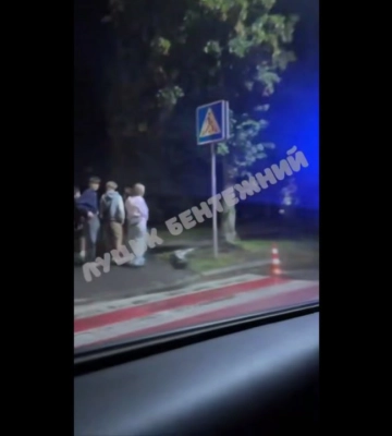 Нібито збила машина: у Луцьку травмувався водій самоката