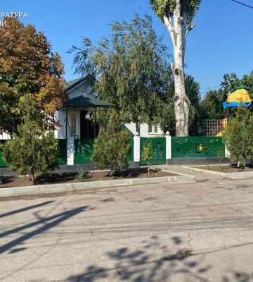 На Одещині посадовицю управління освіти обвинувачують в службовому зловживанні під час ремонту покрівлі дитячого садка