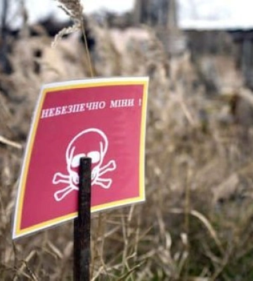 Мужчина подорвался на взрывном устройстве в Херсонской области: он погиб на месте