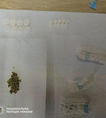 На Львівщині чоловік заховав наркотики у моркві й передав їх у Рівненську вʼязницю