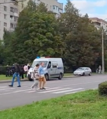 У Луцьку біля РАЦСу – поліція та великі затори: що там трапилось