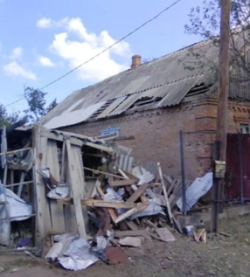 Ворог атакував два райони Дніпропетровщини: шестеро постраждалих, пошкоджено будинки, спортклуб та ЛЕП. ФОТОрепортаж