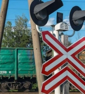 У Дніпрі майже на тиждень планують перекрити залізничний переїзд