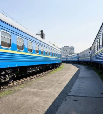 У поїзді в Яремче з’явився напис «слава росії» – поліція розпочала перевірку