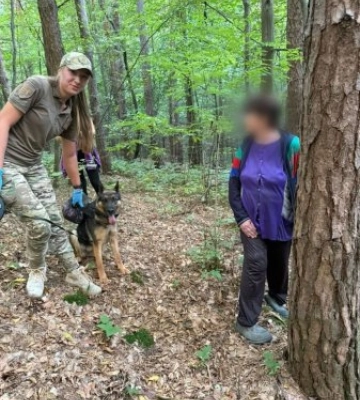 Службовий пес Іві розшукав у лісі зниклу жінку на Закарпатті