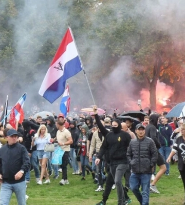 Протест у Гаазі переріс у заворушення з поліцією