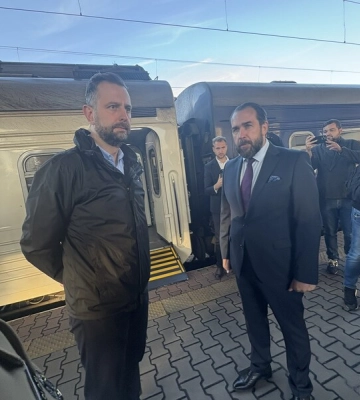 В Киев прибыл министр обороны Польши, который накануне резко ответил Зеленскому