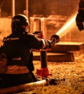 Ворог вдарив по рятувальниках на Чернігівщині: двоє вогнеборців поранені