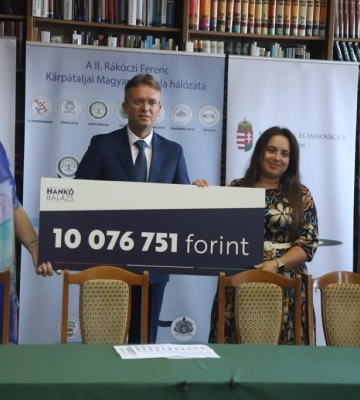 Угорська громада Закарпаття отримала понад 10 мільйонів форинтів на підтримку навчання