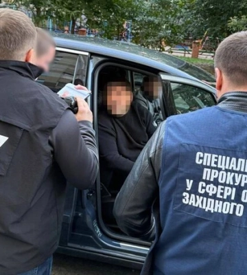 Втеча за кордон та ухилення від мобілізації. Генпрокуратура відзвітувала про викриті схеми