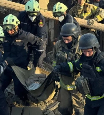 В Запорожье завершили аварийно-спасательные работы после массированного авиаудара (ФОТО, ВИДЕО)