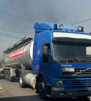 У Миколаєві - пожежа: горить очерет, вогонь наближається до будинків