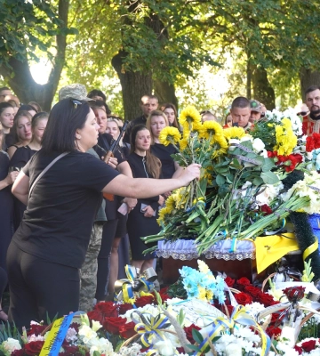 В Ужгороді попрощалися з полеглим воїном, оператором БпЛА Андрієм Поганем