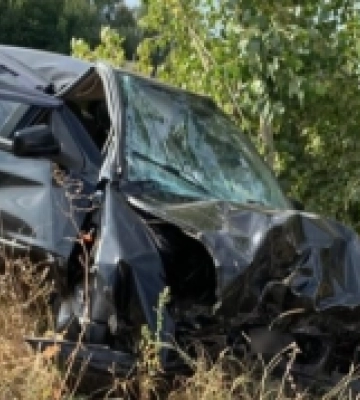 На Полтавщині легковик злетів з дороги: водія госпіталізували