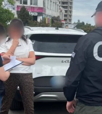 У Черкасах судитимуть жінку, яка за 4500 доларів обіцяла військовозобов’язаному відстрочку від мобілізації
