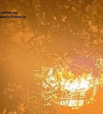 У Запоріжжі зафіксовано щонайменше п’ять ударів ворога: виникли пожежі у приватній забудові
