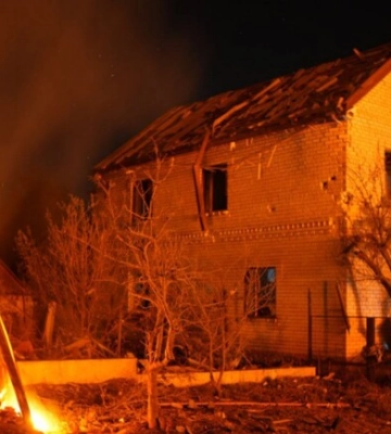 РФ массированно атаковала Запорожье КАБами: в городе пожар и погибший