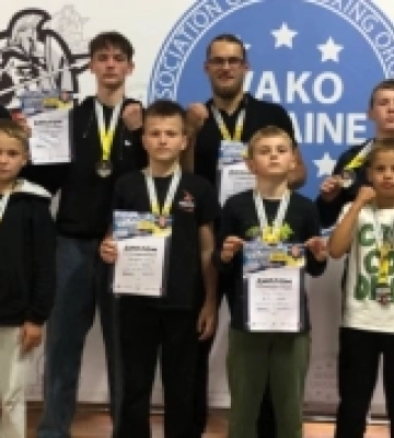 Юні старовижівські спортсмени − чемпіони області з кікбоксингу і козацького двобою
