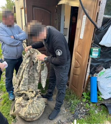 Офіцер ЗСУ з Рівного змушував підлеглих будувати йому будинок на Львівщині — ДБР