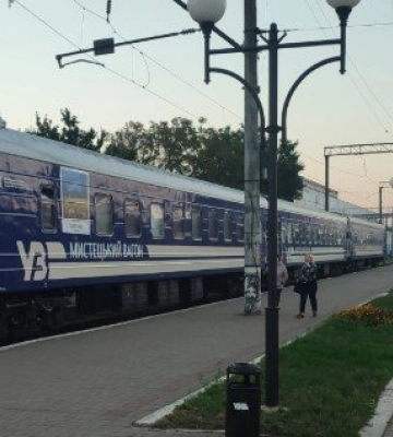 У Здолбунові поїзд перетворили на виставку