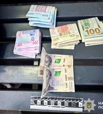 У Рівному затримали чоловіка за крадіжку близько 30 тисяч гривень із сумки