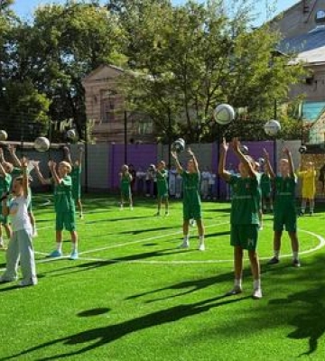 У трьох полтавських школах зявилися нові футбольні майданчики ФОТО